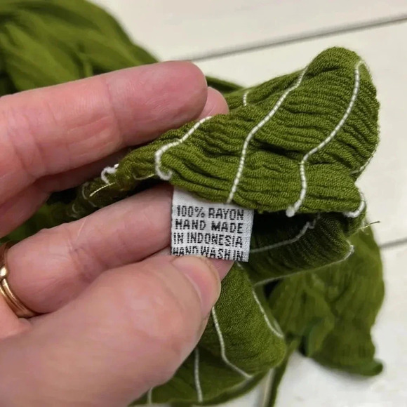 Green 👗 dress - Picture 6 of 7